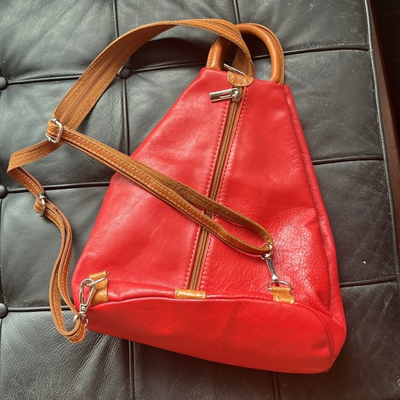 Convertible Crossbody to Backpack City Red Leather Purse - Picture 2 of 9